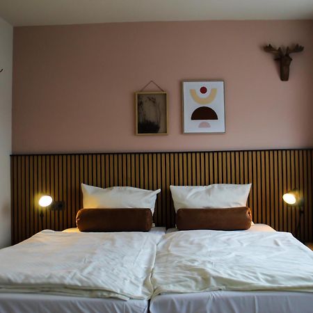 Airport Hotel Jaegerhof Веце Екстериор снимка