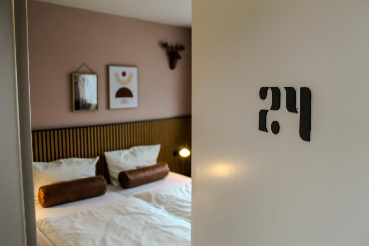 Airport Hotel Jaegerhof Веце Екстериор снимка