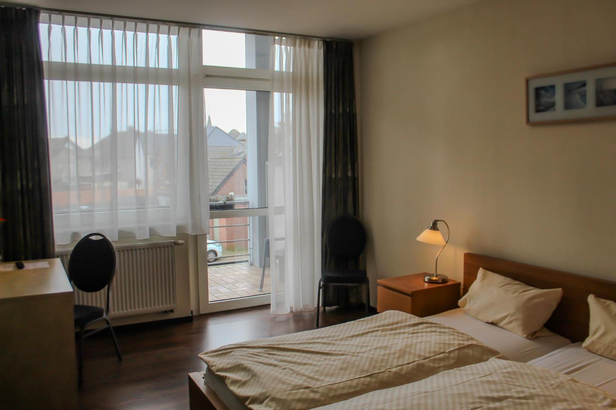 Airport Hotel Jaegerhof Веце Екстериор снимка