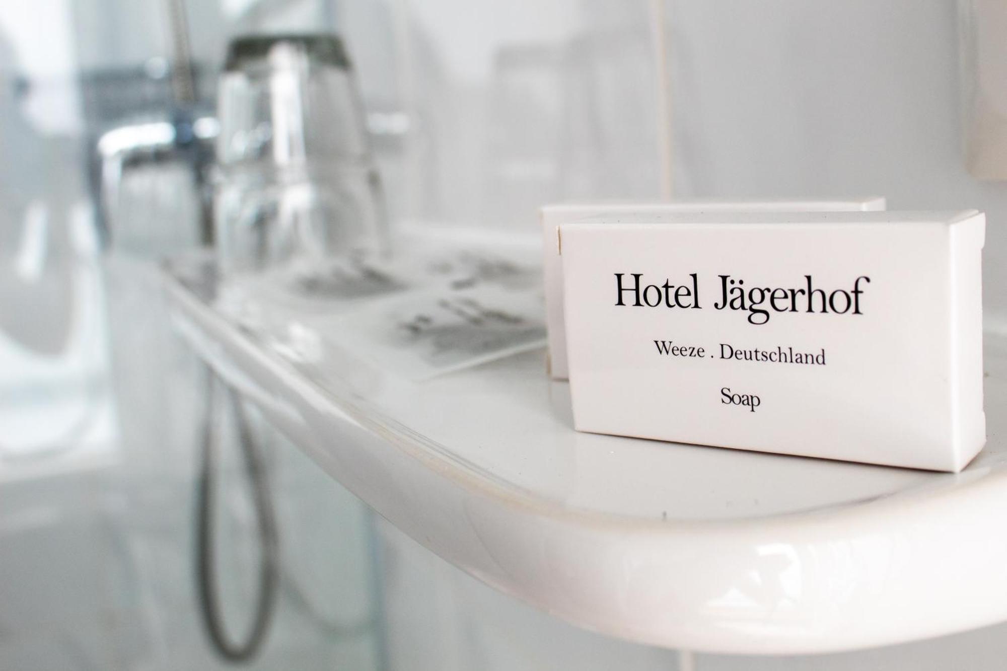 Airport Hotel Jaegerhof Веце Екстериор снимка