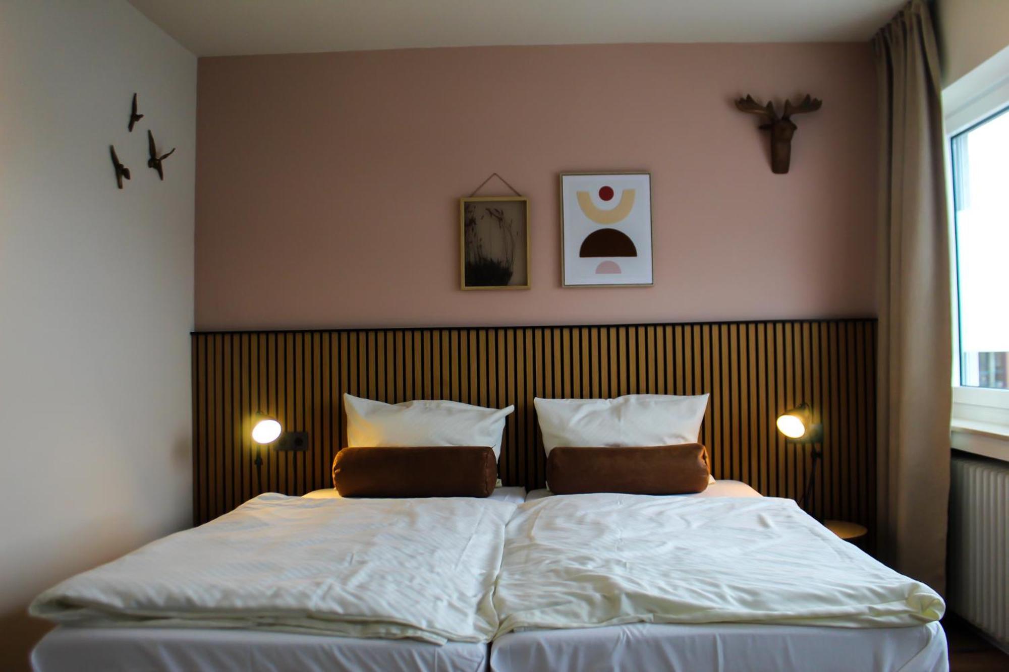 Airport Hotel Jaegerhof Веце Екстериор снимка