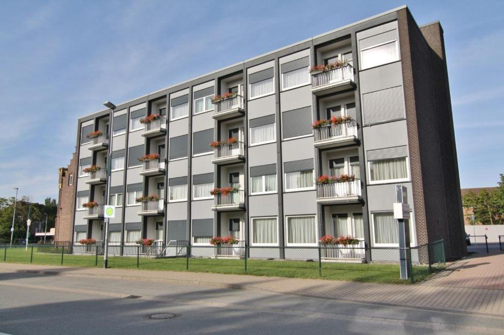 Airport Hotel Jaegerhof Веце Екстериор снимка